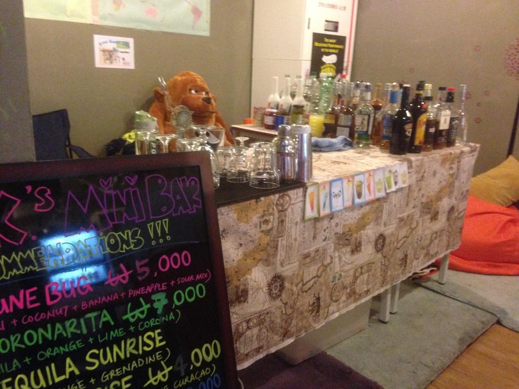 Kimchee Sinchon Guesthouse Σεούλ Εξωτερικό φωτογραφία