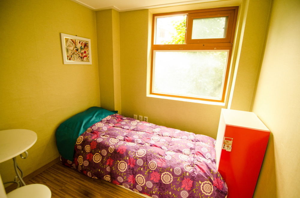 Kimchee Sinchon Guesthouse Σεούλ Εξωτερικό φωτογραφία